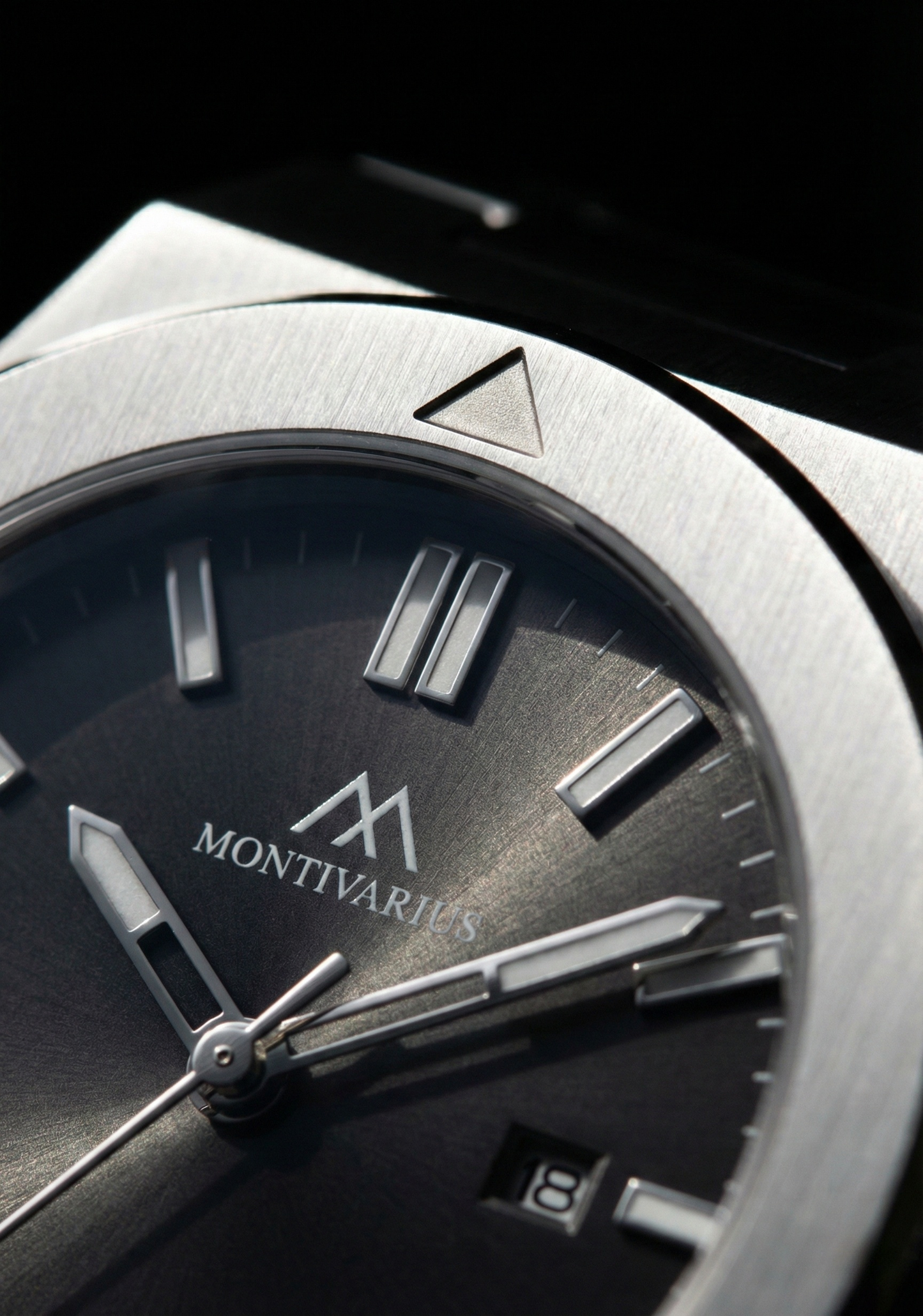 Montivarius Summit – Steel Noir